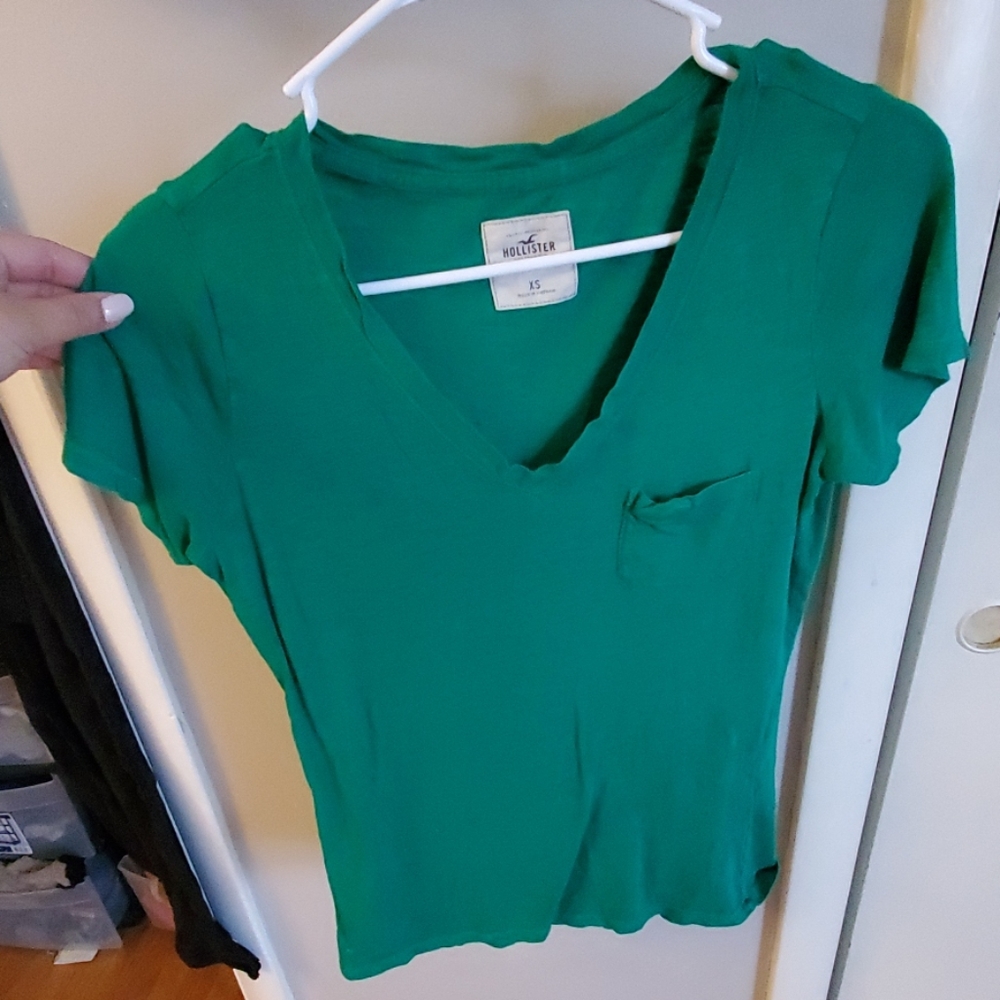 Hollister tee